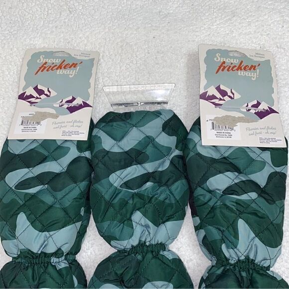 Mitten Ice Scraper.Armed & Ready - Picture 7 of 7